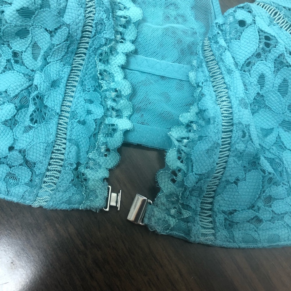 Victoria Secret Razor Back Bra - Picture 4 of 5